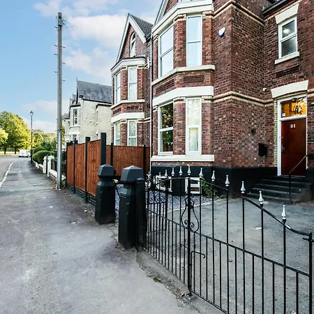 Grand Victorian Villa 6 - En-Suites, Hot Tub, Cinema Room, Private Parking & Park View Liverpool Buitenkant foto