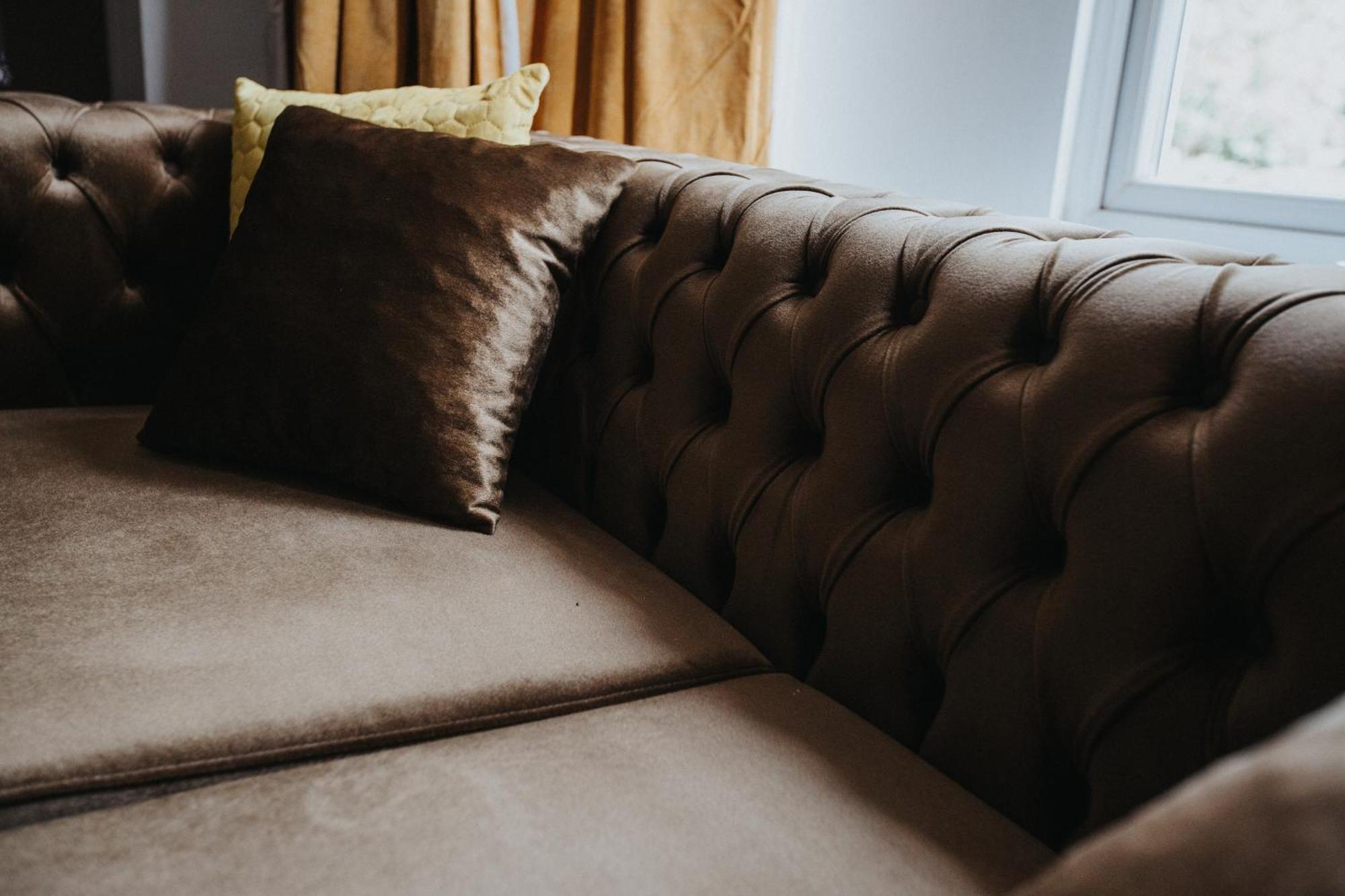 Grand Victorian 6 - En-suites, Hot Tub, Cinema Room, Private Parking & Park View Villa *