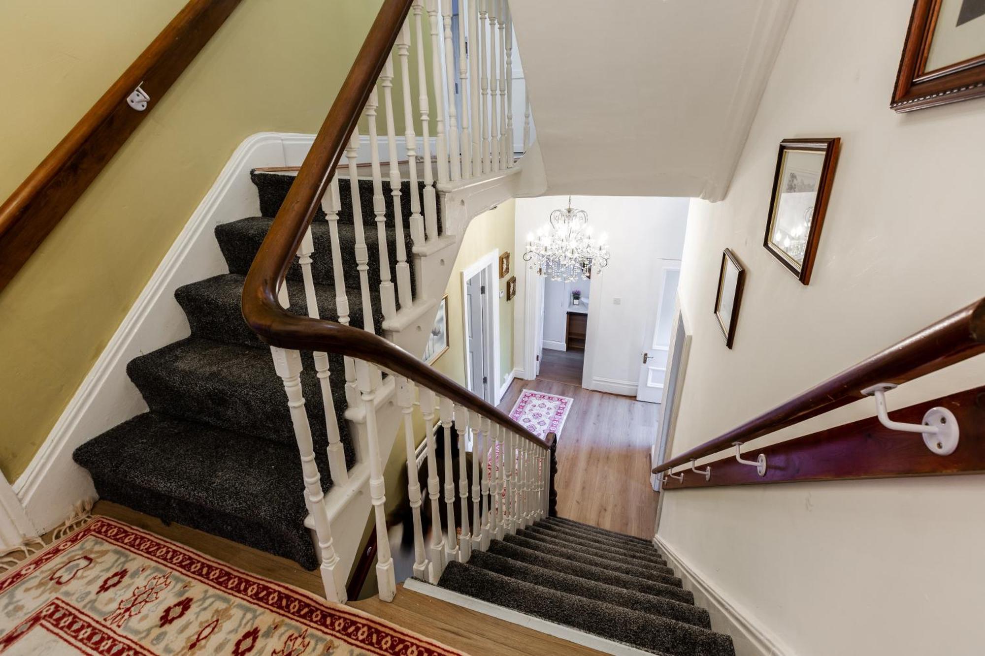 Villa Grand Victorian 6 - En-suites, Hot Tub, Cinema Room, Private Parking & Park View