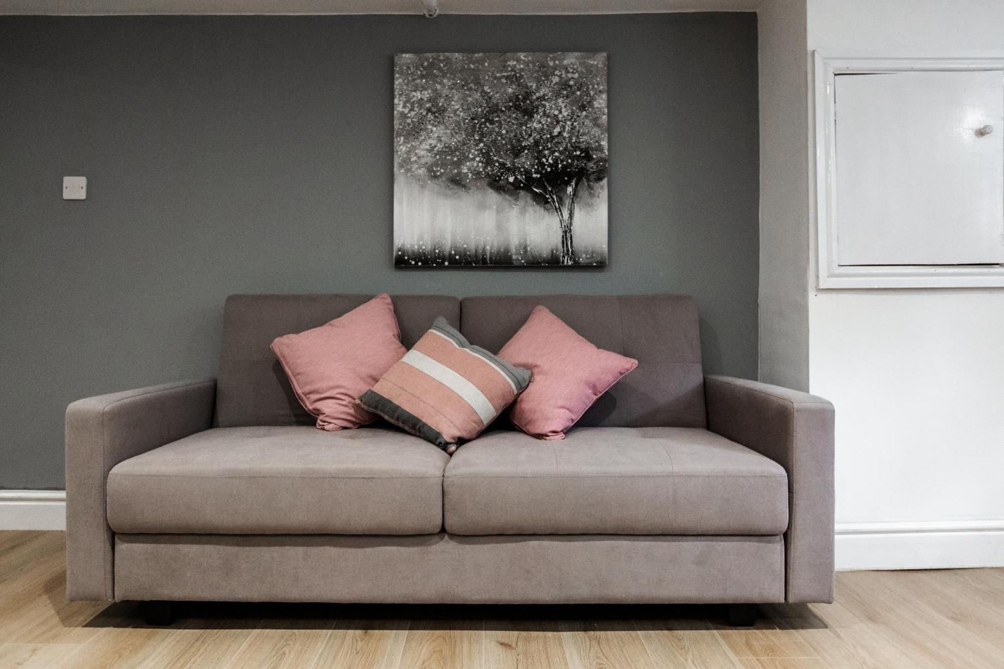 Grand Victorian 6 - En-suites, Hot Tub, Cinema Room, Private Parking & Park View Villa Liverpool