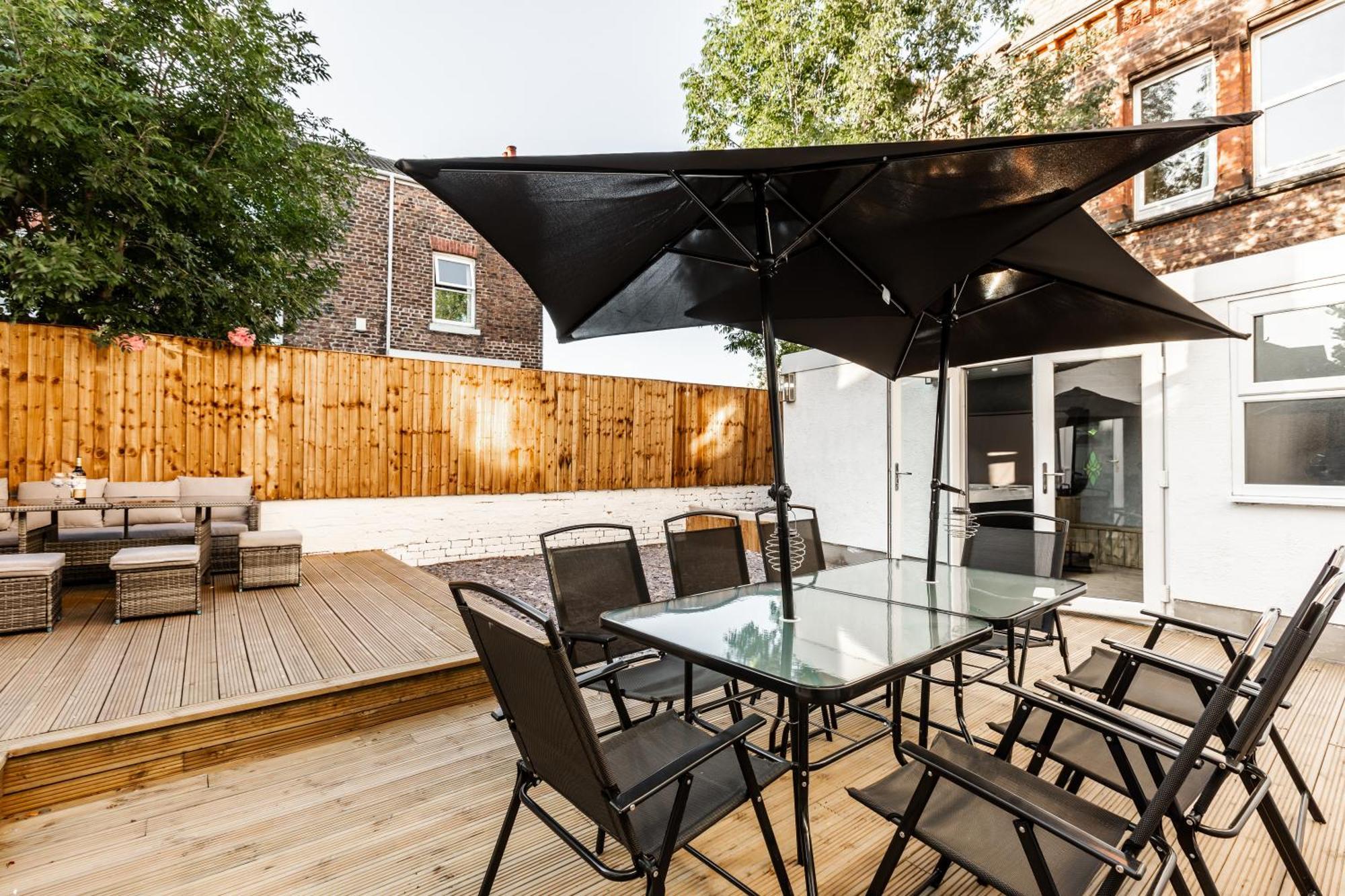 Villa Grand Victorian 6 - En-suites, Hot Tub, Cinema Room, Private Parking & Park View
