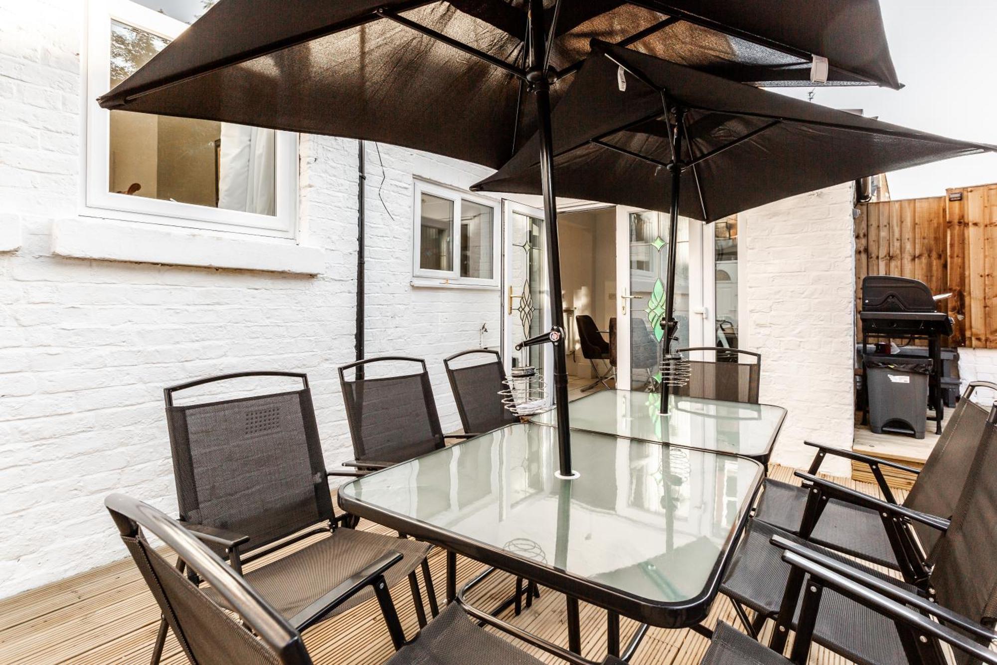 Grand Victorian 6 - En-suites, Hot Tub, Cinema Room, Private Parking & Park View *